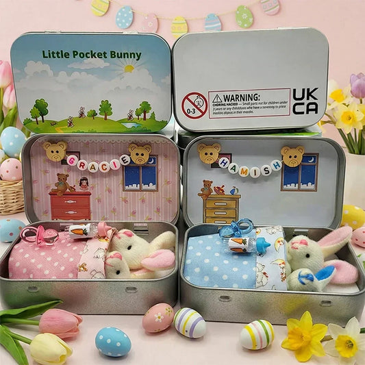 🔥 50% OFF! 🎁 Bunny Mummy & Baby Plush Pocket Tin – Handmade Easter Collectible with Cozy Blanket (Pink/Blue Ears) 🐇🎁