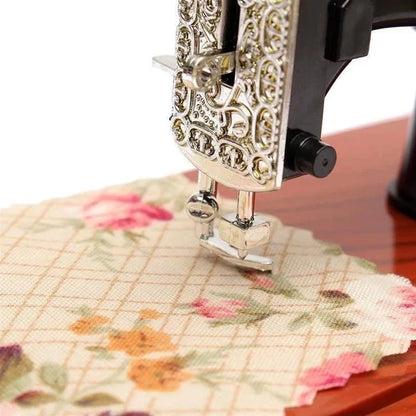 🧵🪡Wood Mini Sewing Machine Music Box – Handcrafted Retro Decor with Moving Parts & Nostalgic Melody🎁